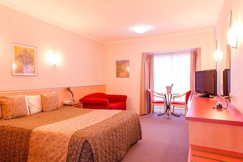 The Waverley International Hotel Glen Waverley Buitenkant foto